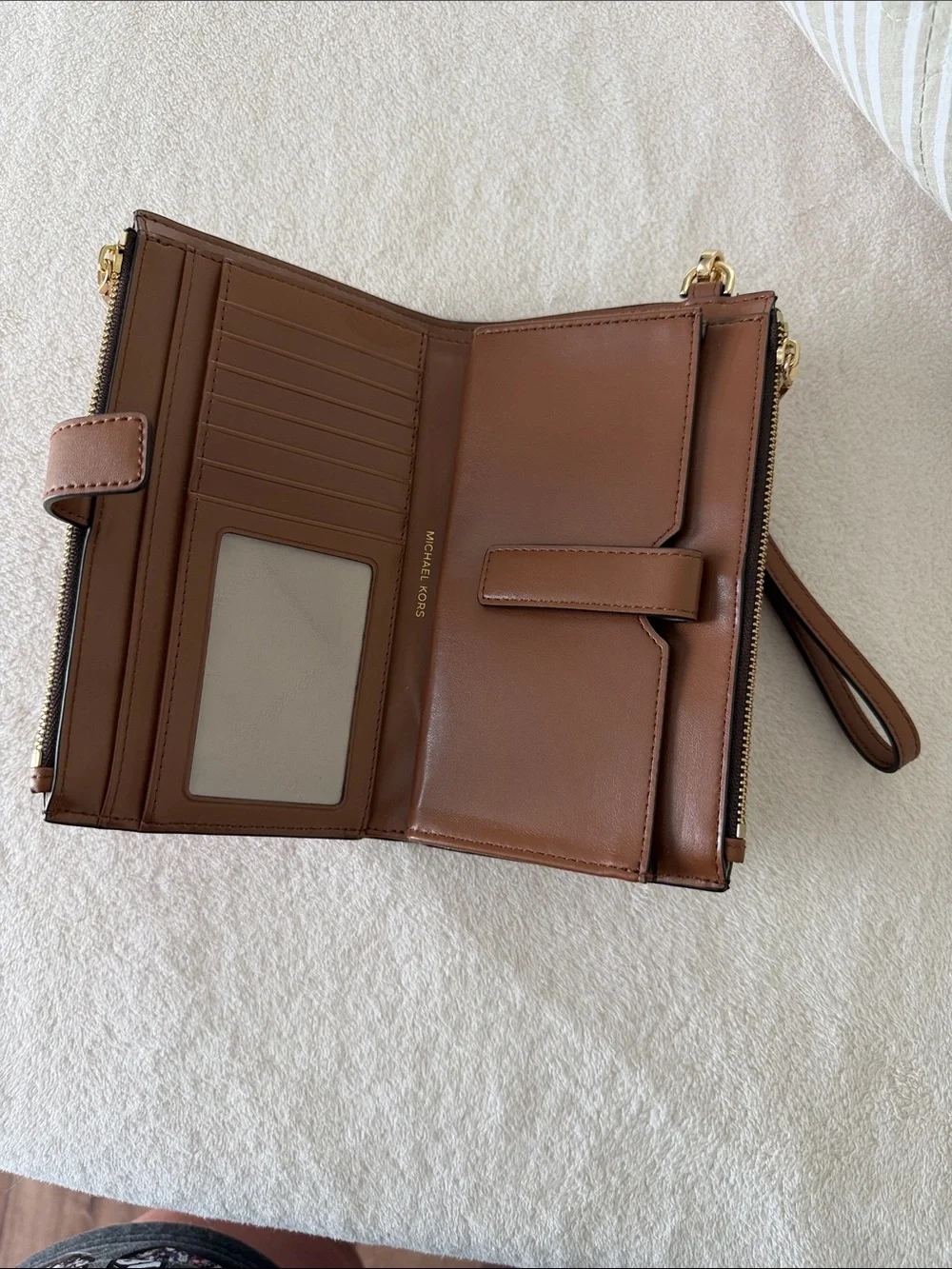 NWOT Michael Kors Jet Set Smartphone Wallet